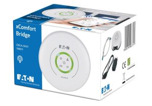 En pakke med xComfort Bridge systemet fra Eaton